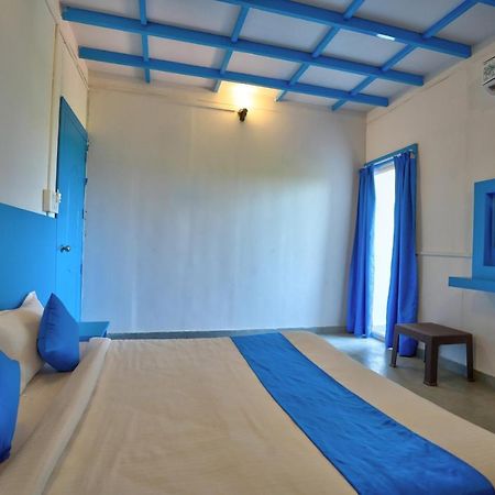Mandrem Retreat Beach Resort Eski Goa Dış mekan fotoğraf