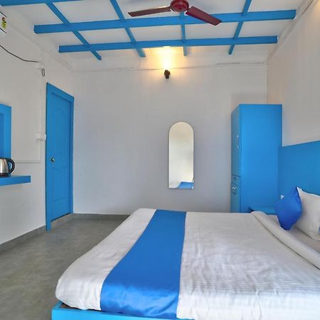 Mandrem Retreat Beach Resort Eski Goa Dış mekan fotoğraf