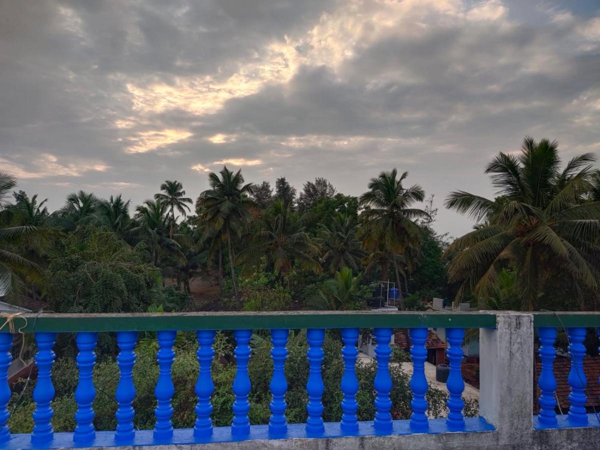 Mandrem Retreat Beach Resort Eski Goa Dış mekan fotoğraf
