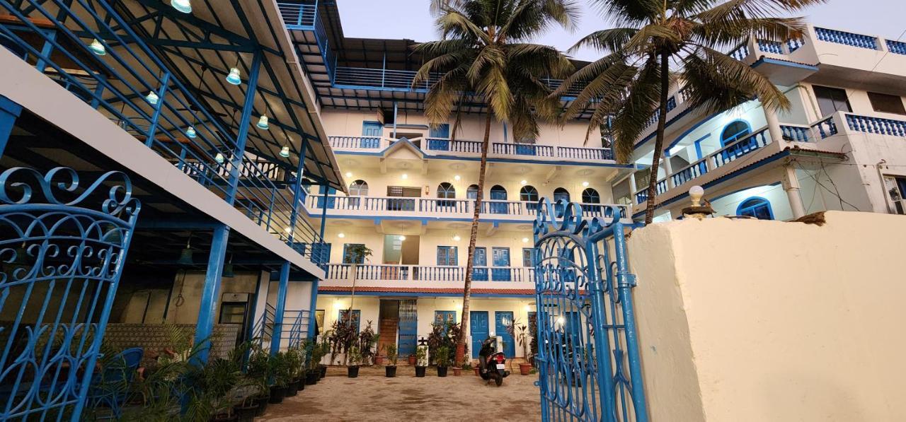 Mandrem Retreat Beach Resort Eski Goa Dış mekan fotoğraf