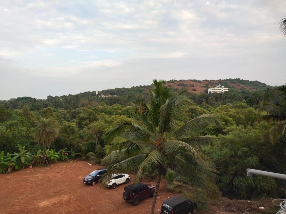 Mandrem Retreat Beach Resort Eski Goa Dış mekan fotoğraf
