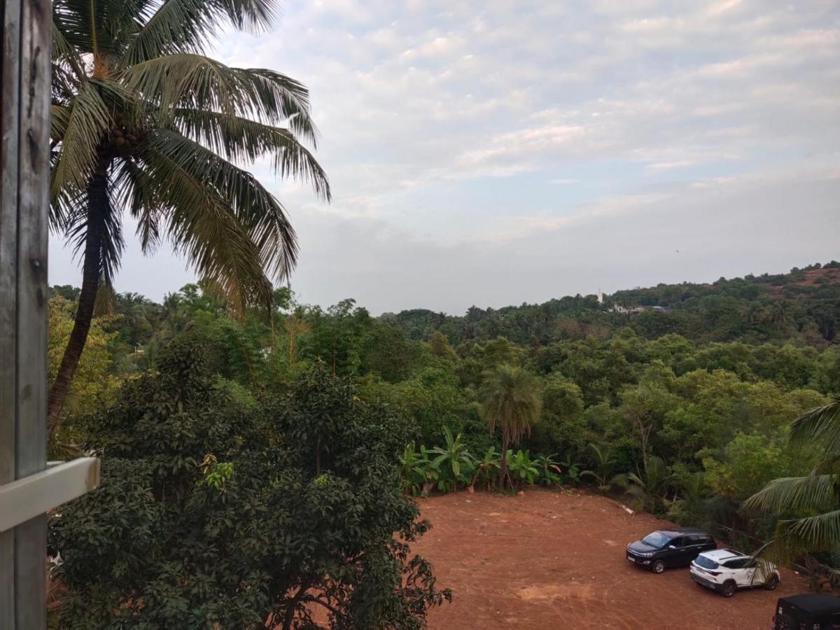 Mandrem Retreat Beach Resort Eski Goa Dış mekan fotoğraf
