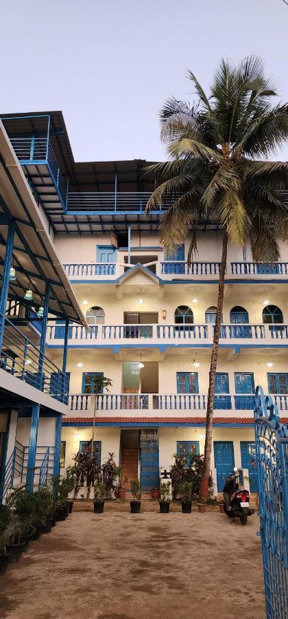 Mandrem Retreat Beach Resort Eski Goa Dış mekan fotoğraf