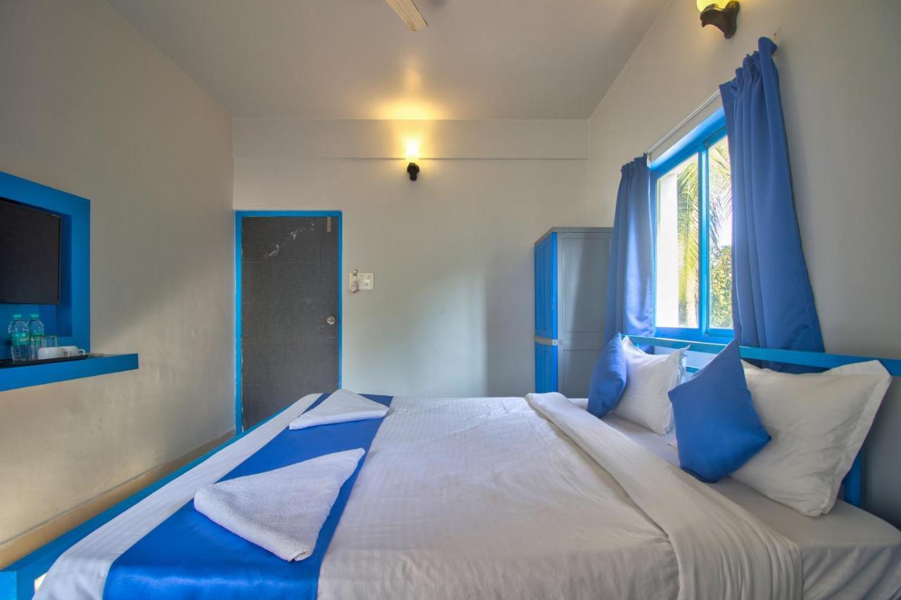 Mandrem Retreat Beach Resort Eski Goa Dış mekan fotoğraf