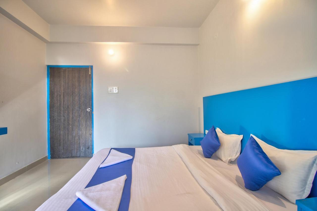 Mandrem Retreat Beach Resort Eski Goa Dış mekan fotoğraf