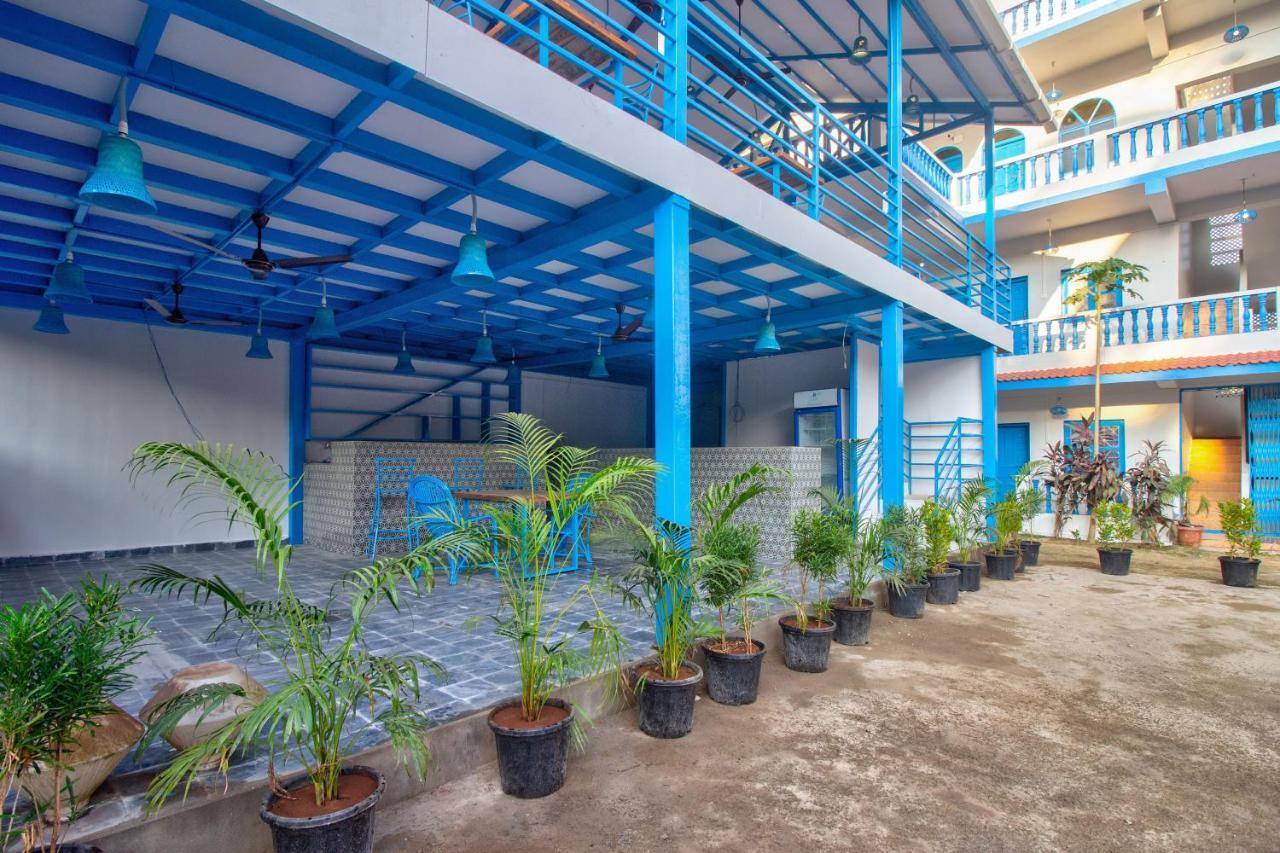 Mandrem Retreat Beach Resort Eski Goa Dış mekan fotoğraf