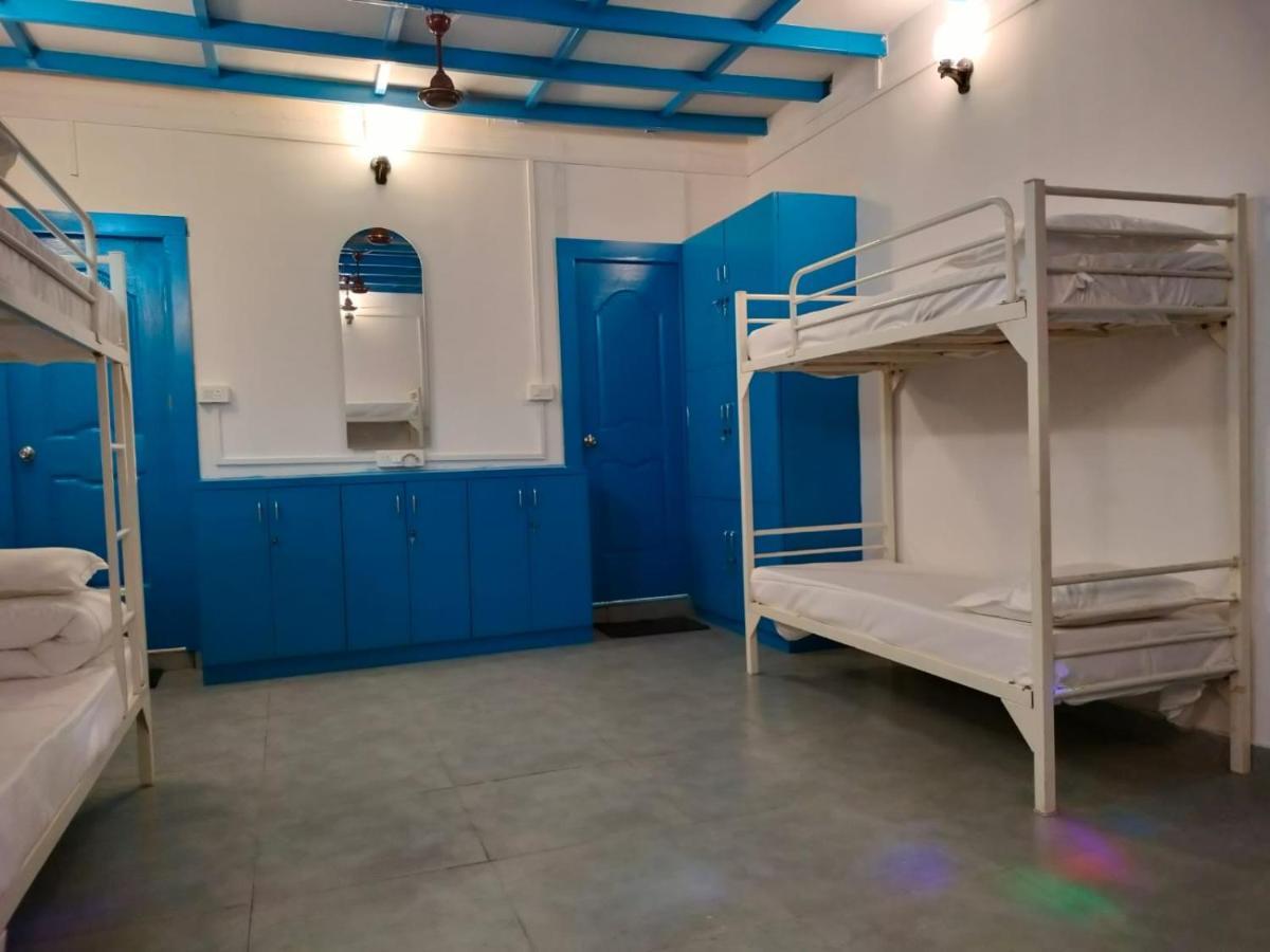 Mandrem Retreat Beach Resort Eski Goa Dış mekan fotoğraf