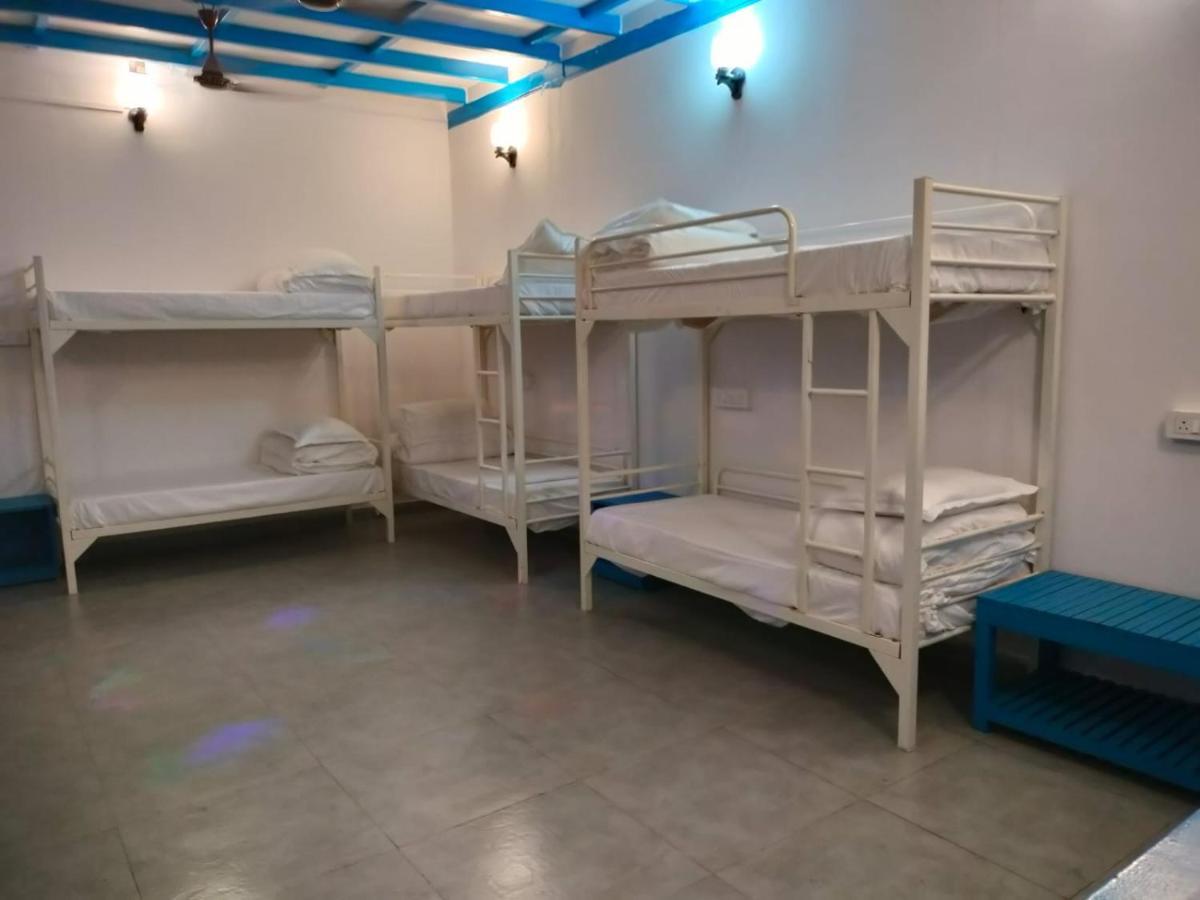 Mandrem Retreat Beach Resort Eski Goa Dış mekan fotoğraf