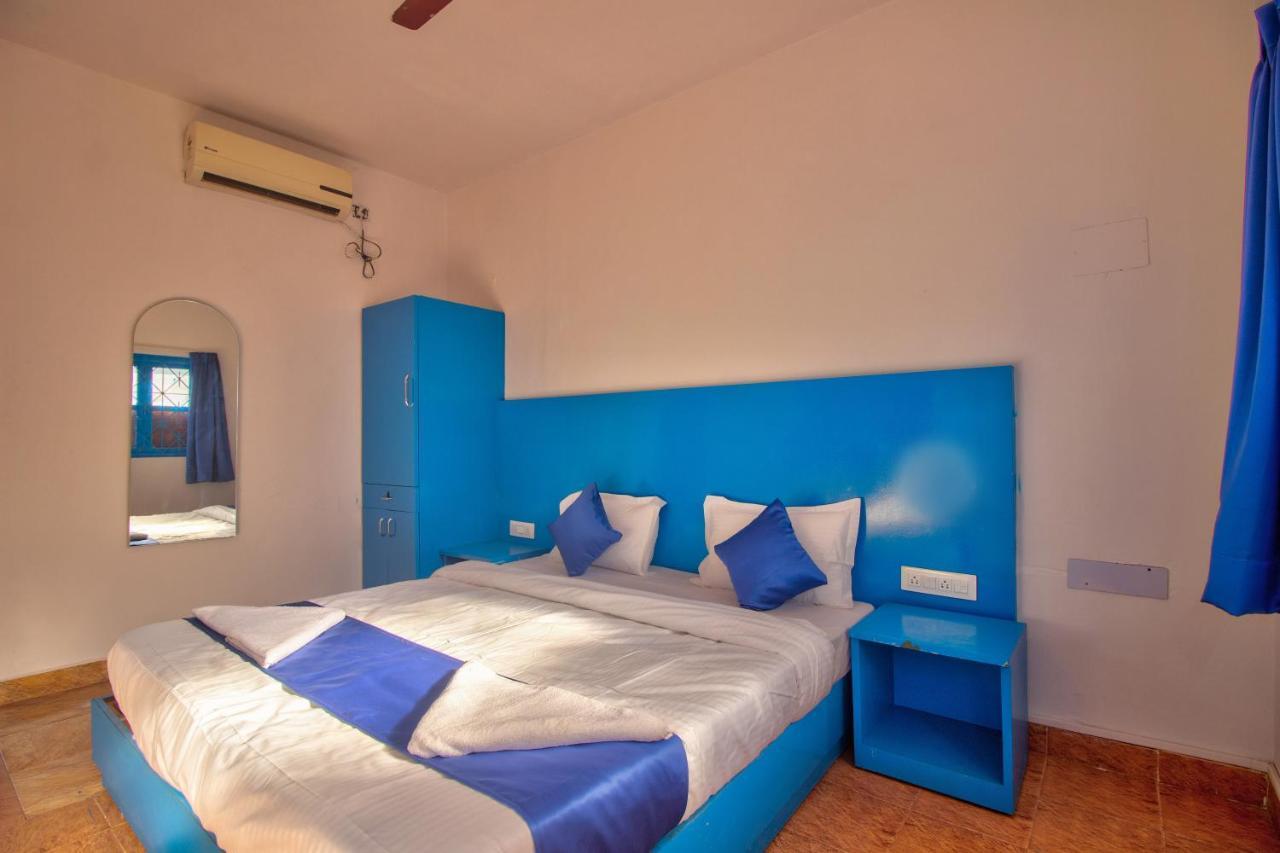 Mandrem Retreat Beach Resort Eski Goa Dış mekan fotoğraf
