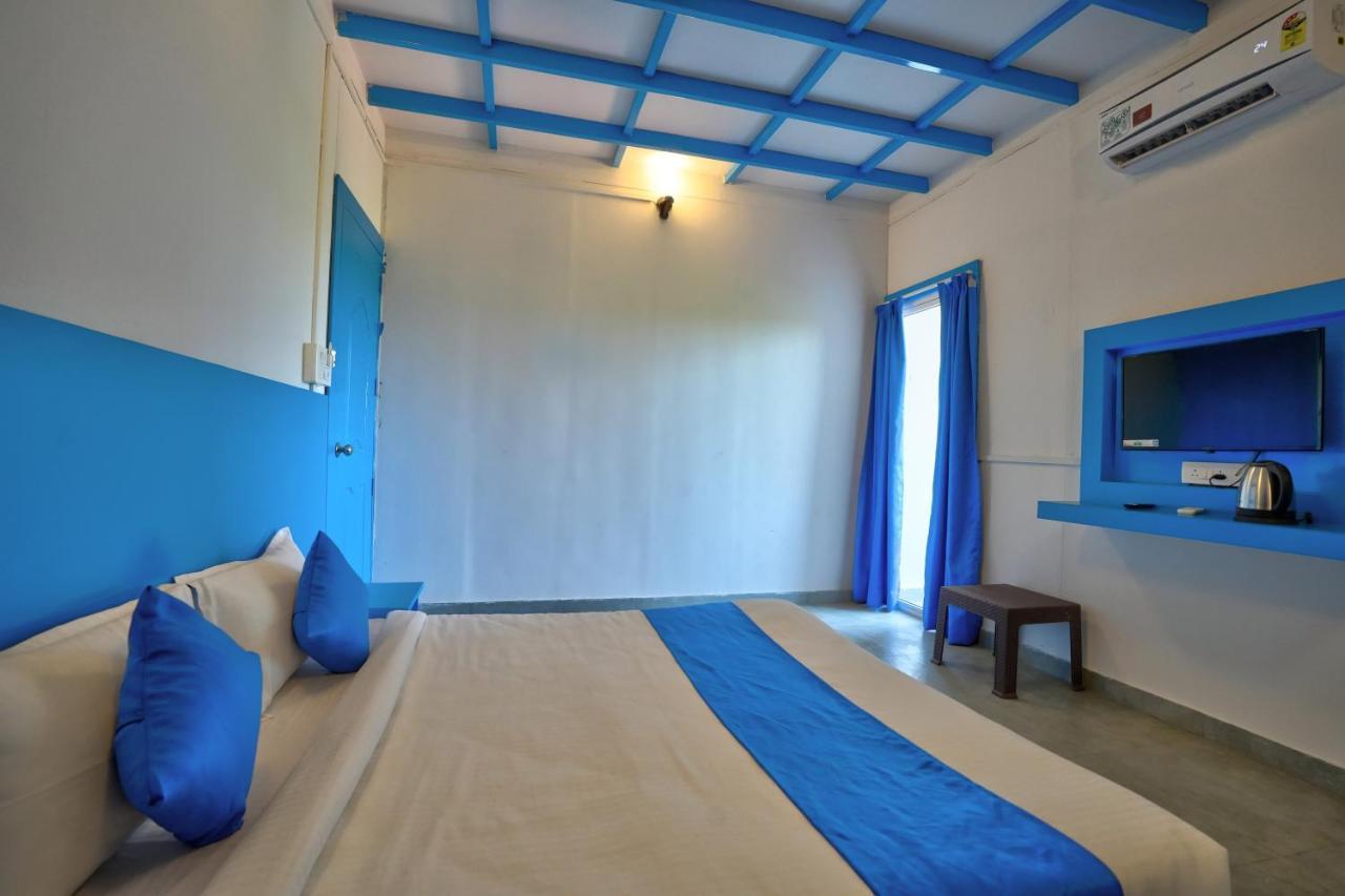 Mandrem Retreat Beach Resort Eski Goa Dış mekan fotoğraf