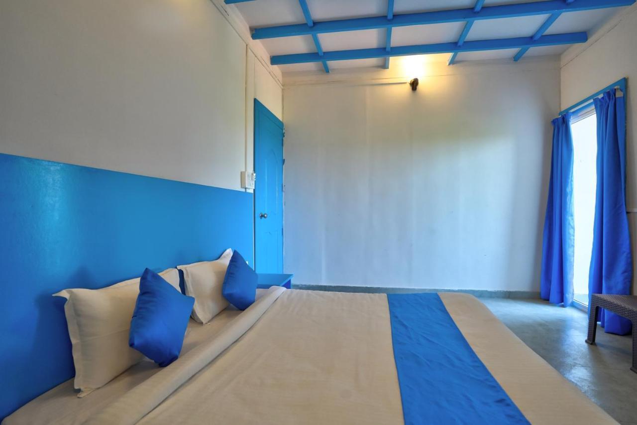 Mandrem Retreat Beach Resort Eski Goa Dış mekan fotoğraf
