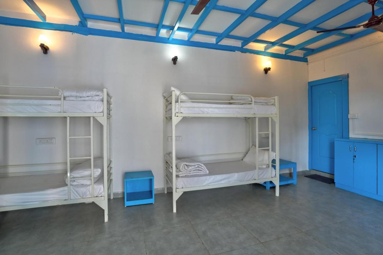 Mandrem Retreat Beach Resort Eski Goa Dış mekan fotoğraf